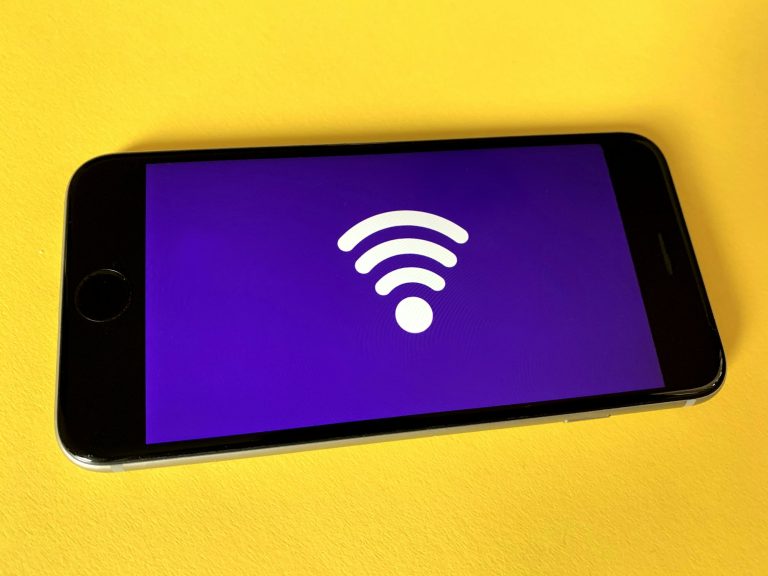 5 Vinkkiä: Miten Parantaa WiFi Kuuluvuutta Kotona