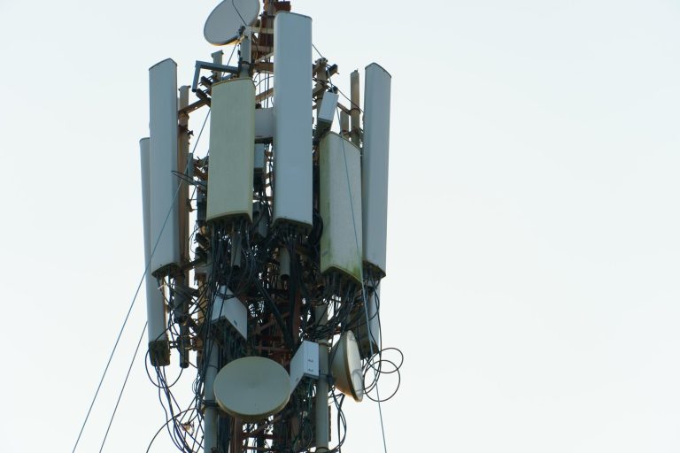 Onko 5G turvallinen? – 2026 opas tietoturvaan ja terveyteen